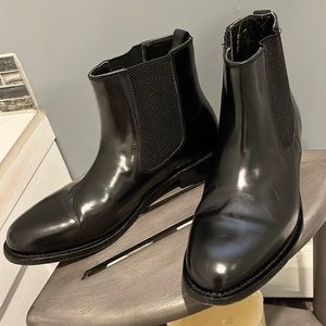Samuel Windsor mens dress boot. Gently used. Black. Size 8 1/2